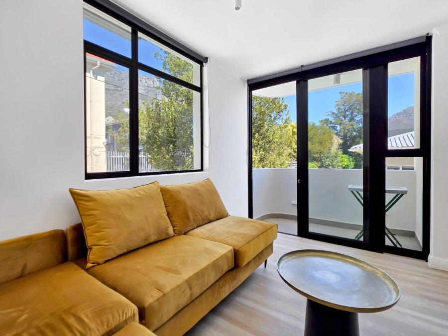 1 Bedroom Property for Sale in Vredehoek Western Cape